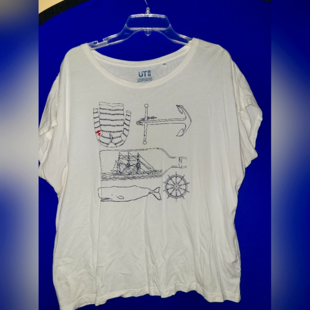 Uniqlo white tee xl
